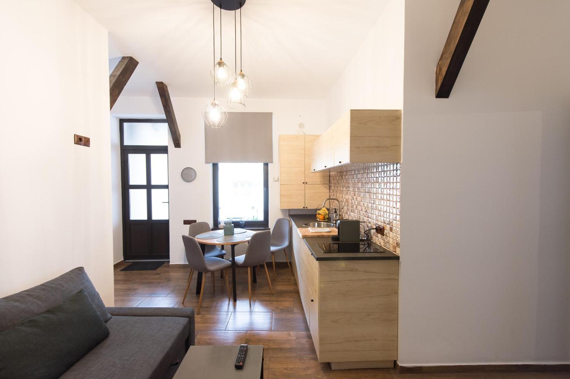 Lovely Brasov Flat With Patio And Mountain Views 外观 照片