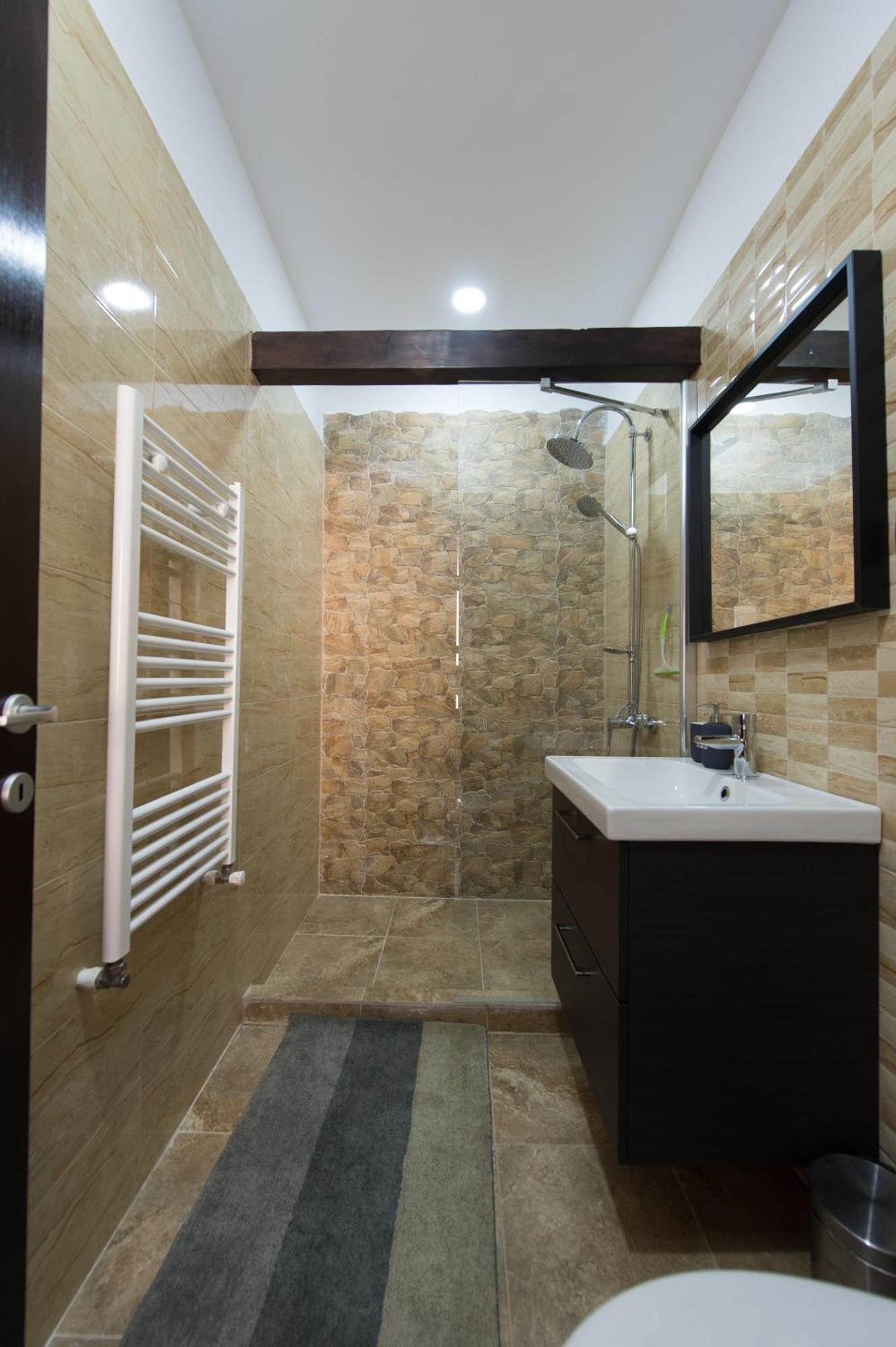 Lovely Brasov Flat With Patio And Mountain Views 外观 照片