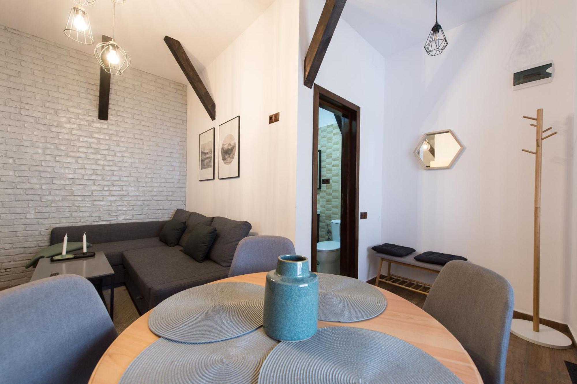 Lovely Brasov Flat With Patio And Mountain Views 外观 照片