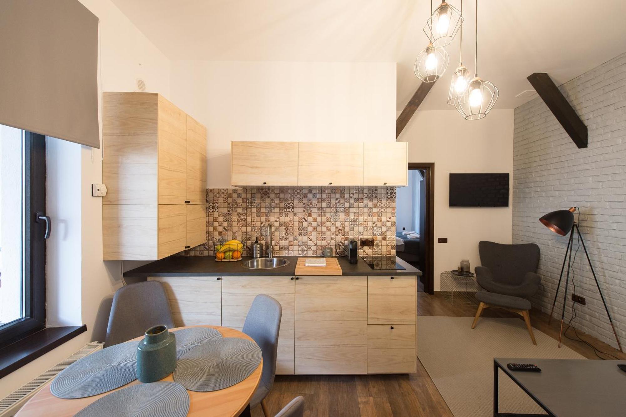 Lovely Brasov Flat With Patio And Mountain Views 外观 照片
