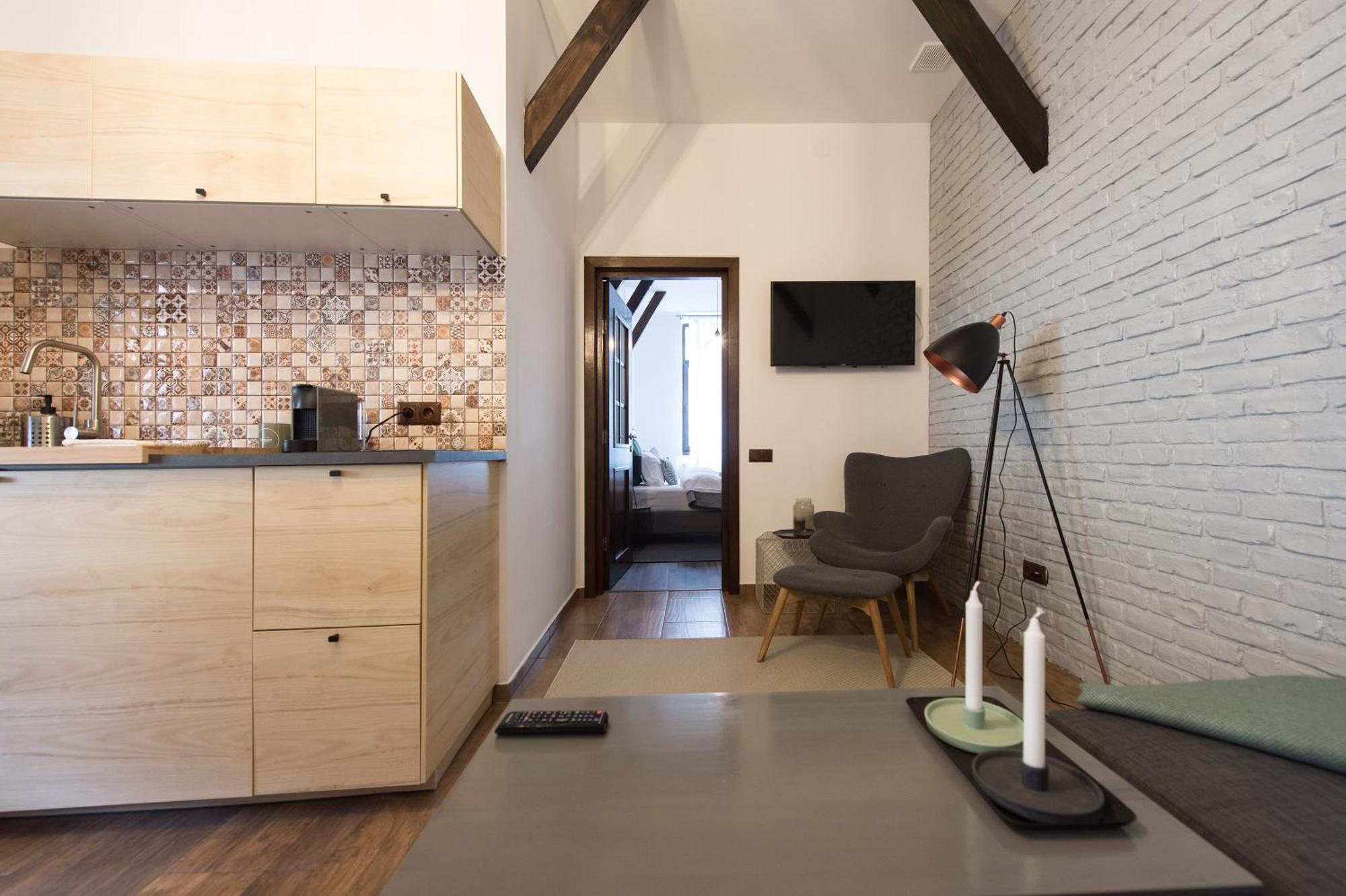 Lovely Brasov Flat With Patio And Mountain Views 外观 照片