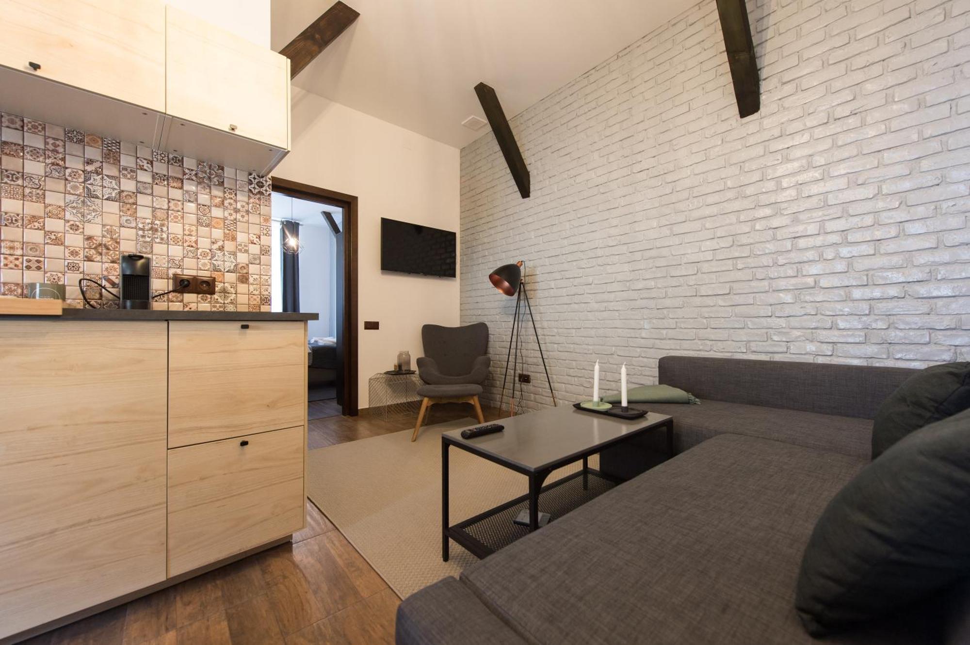 Lovely Brasov Flat With Patio And Mountain Views 外观 照片